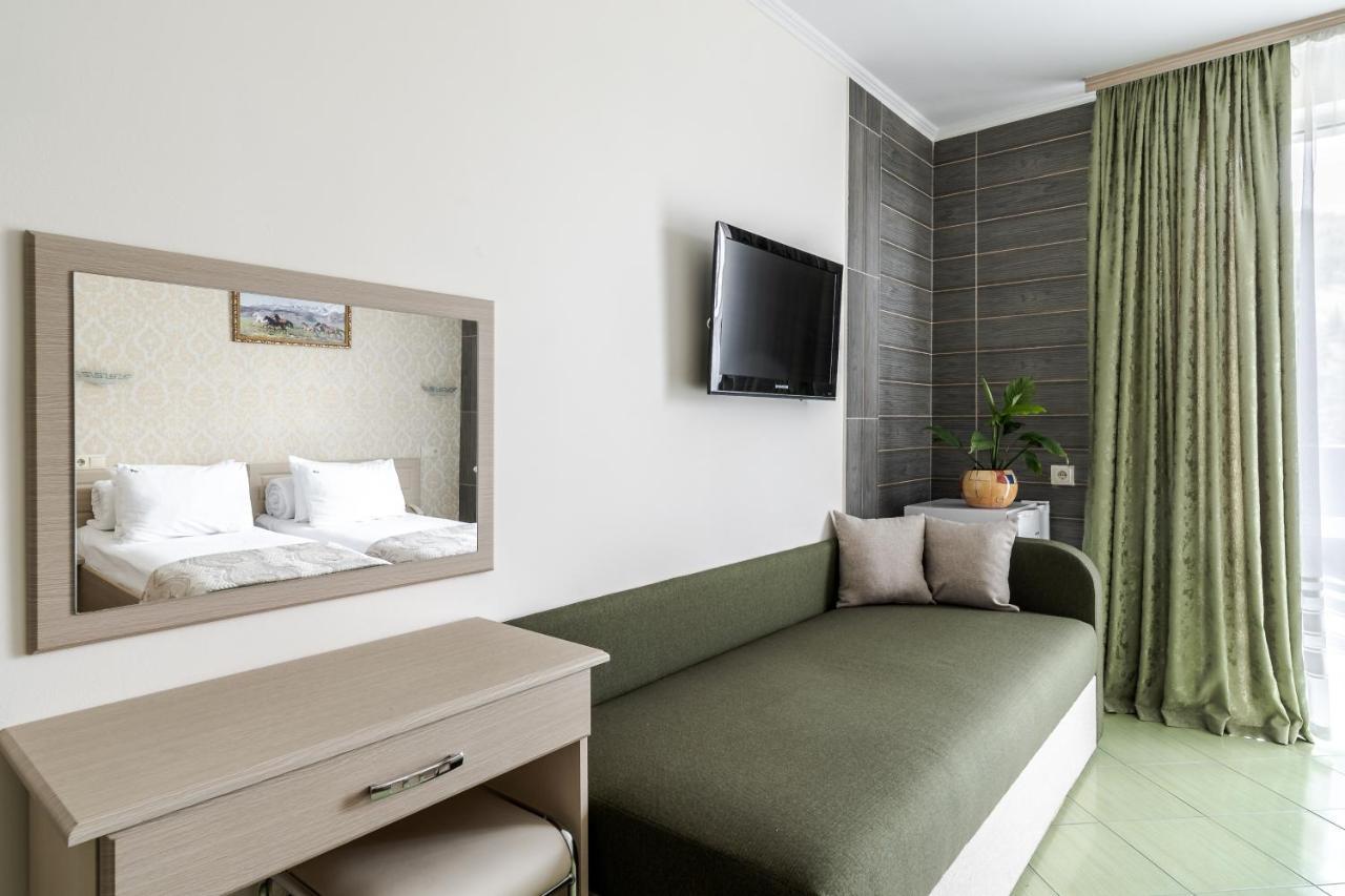 דראגובראט Hotel Adrenalin מראה חיצוני תמונה