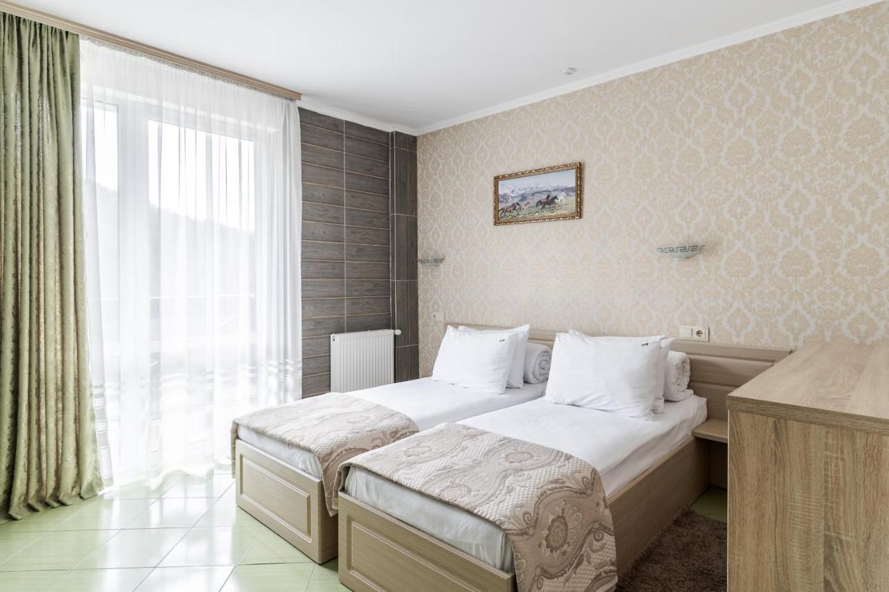 דראגובראט Hotel Adrenalin מראה חיצוני תמונה