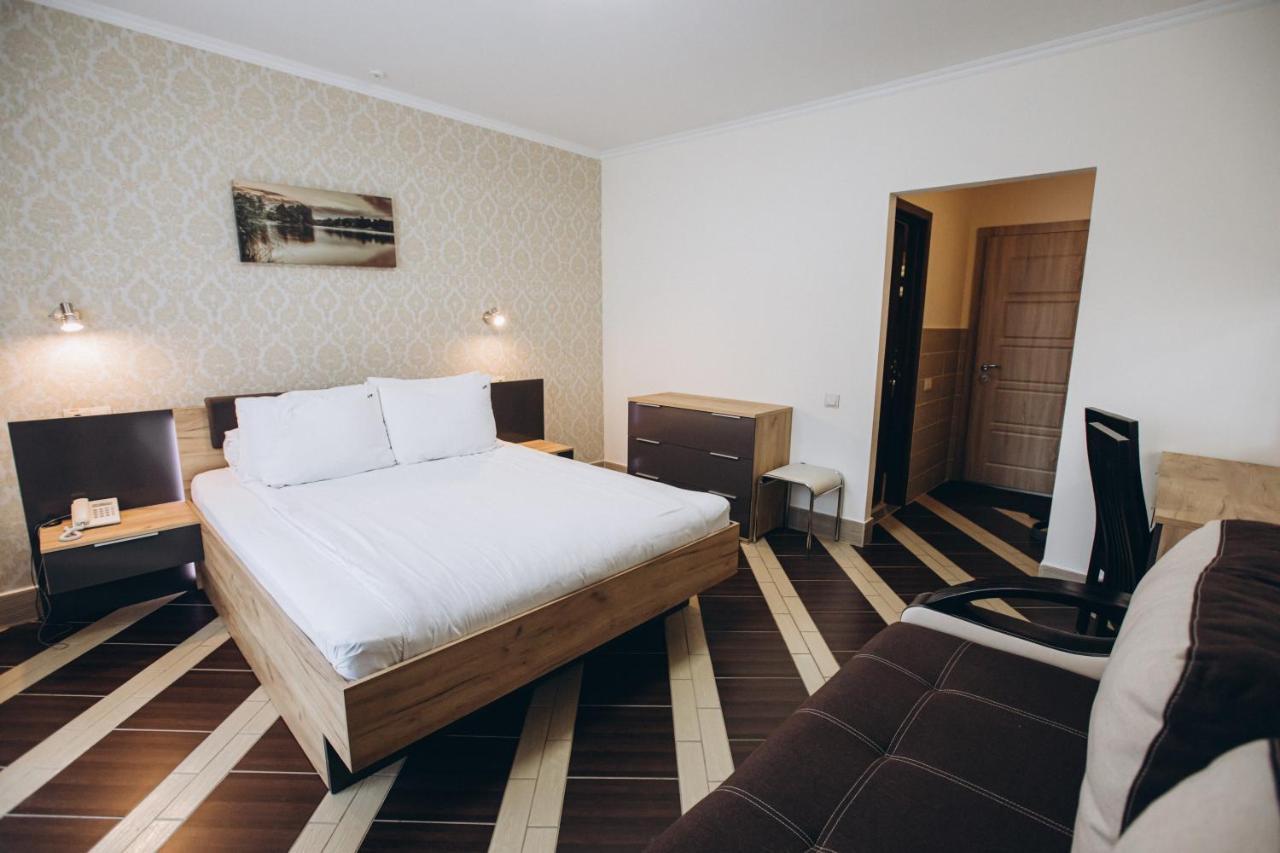 דראגובראט Hotel Adrenalin מראה חיצוני תמונה