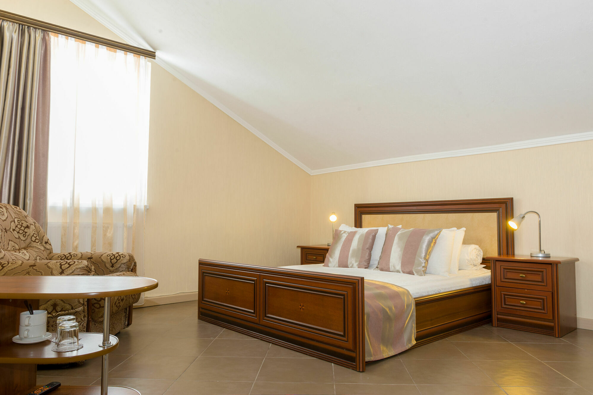 דראגובראט Hotel Adrenalin מראה חיצוני תמונה